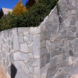 ogradna škarpa - zid u kamenu